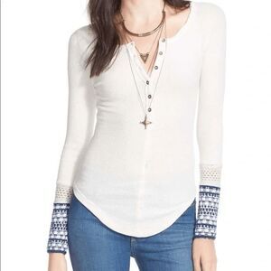 Free People Ski Lodge Alphine Henley Thermal Top Women L White Blue Crochet Cuff